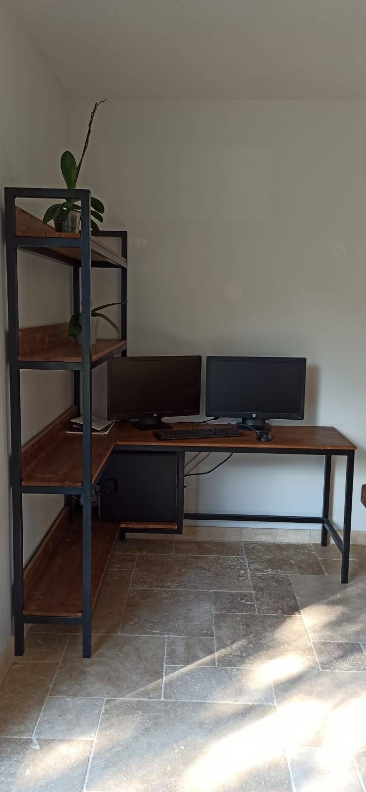 bureau 2