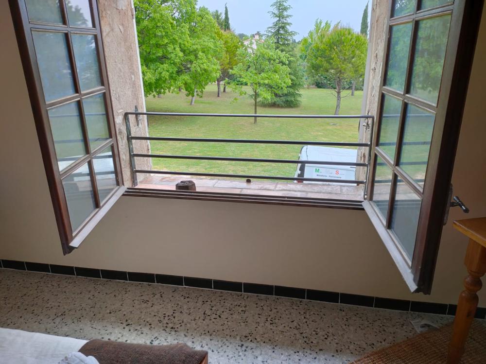 Garde-corps anti-défenestration à Mérindol