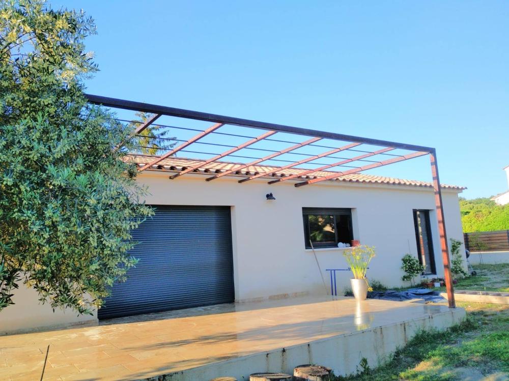 Pergola effet rouillé à Lauris