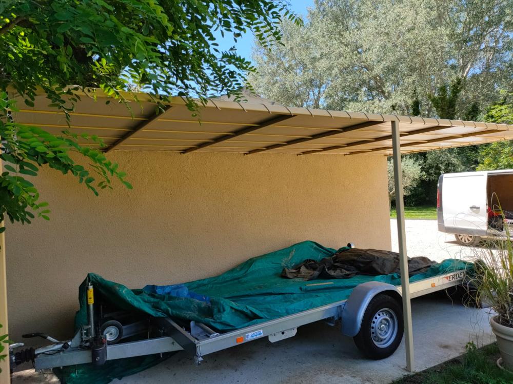 Carport thermolaqué avec bâche à Lauris