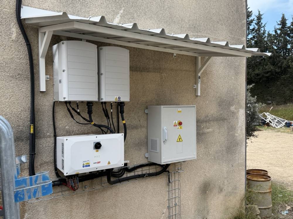 Abris dispositif panneaux photovolthaique, Sun Concept à Mérindol - Grande