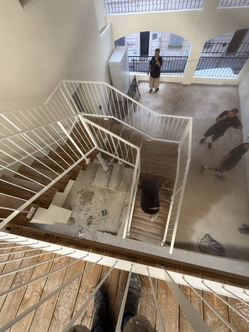 Garde-corps, escaliers, Pivot Panda, Hotel Blanqui à Marseille - Grande