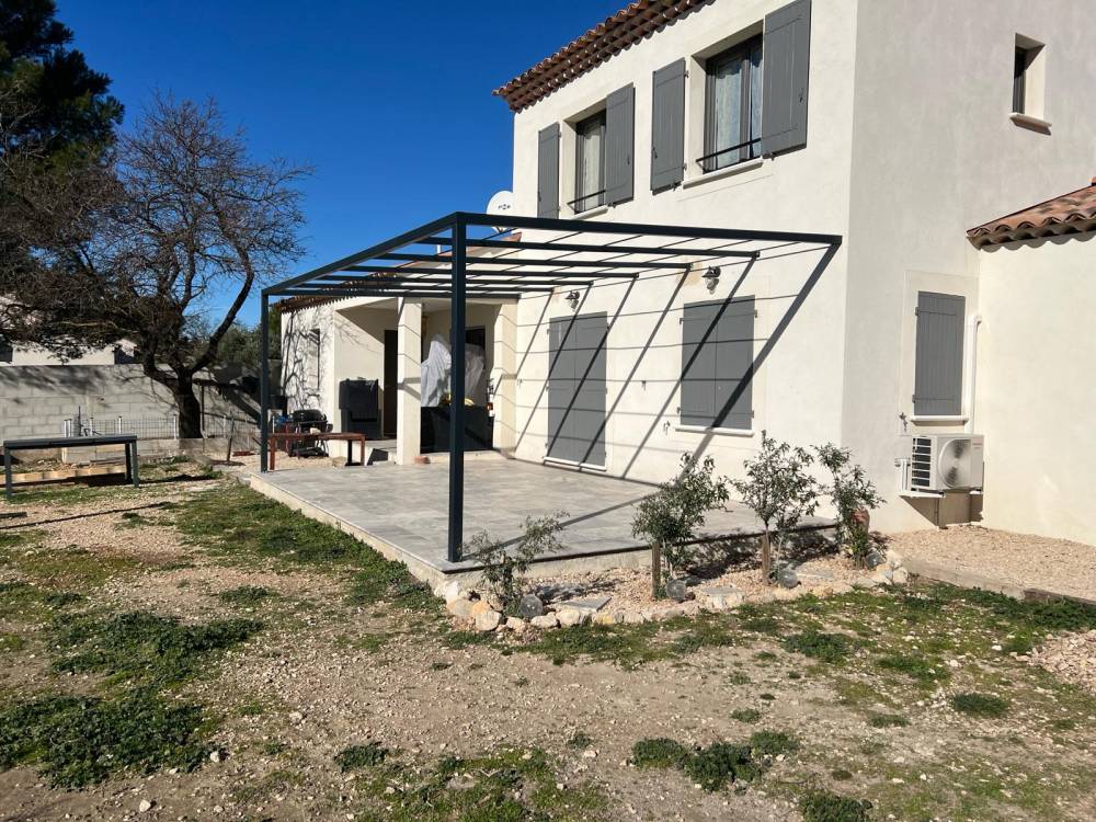 Pergola thermolaquée, à Mérindol