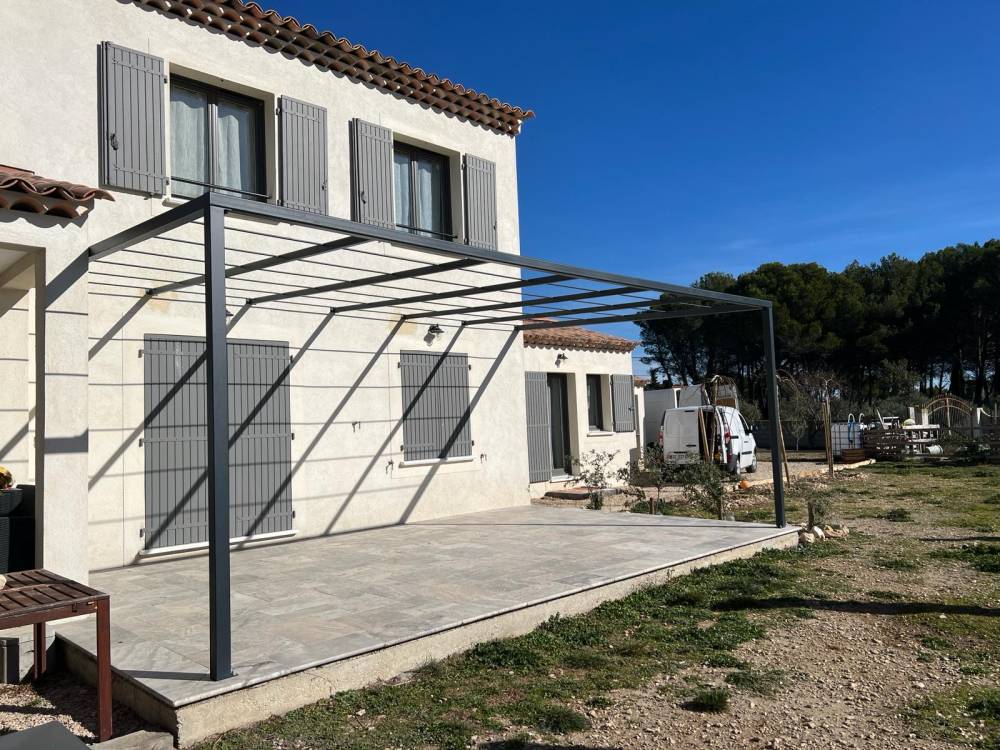 Pergola thermolaquée à Mérindol