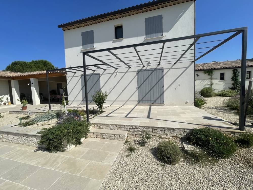 Pergola thermolaquée à Pertuis  - Grande