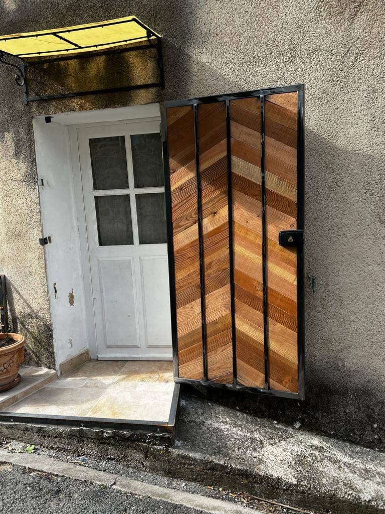 Porte à Cadenet