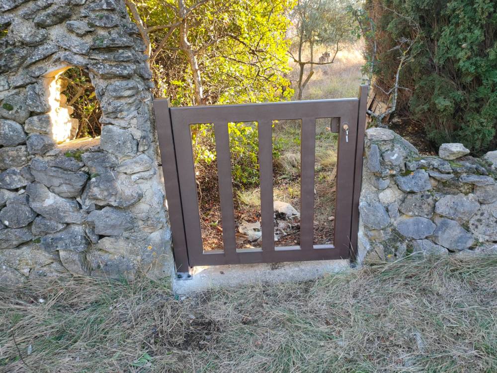 Portillon à Puget