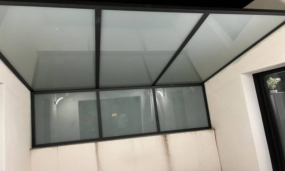 Verrière extérieure à Lauris