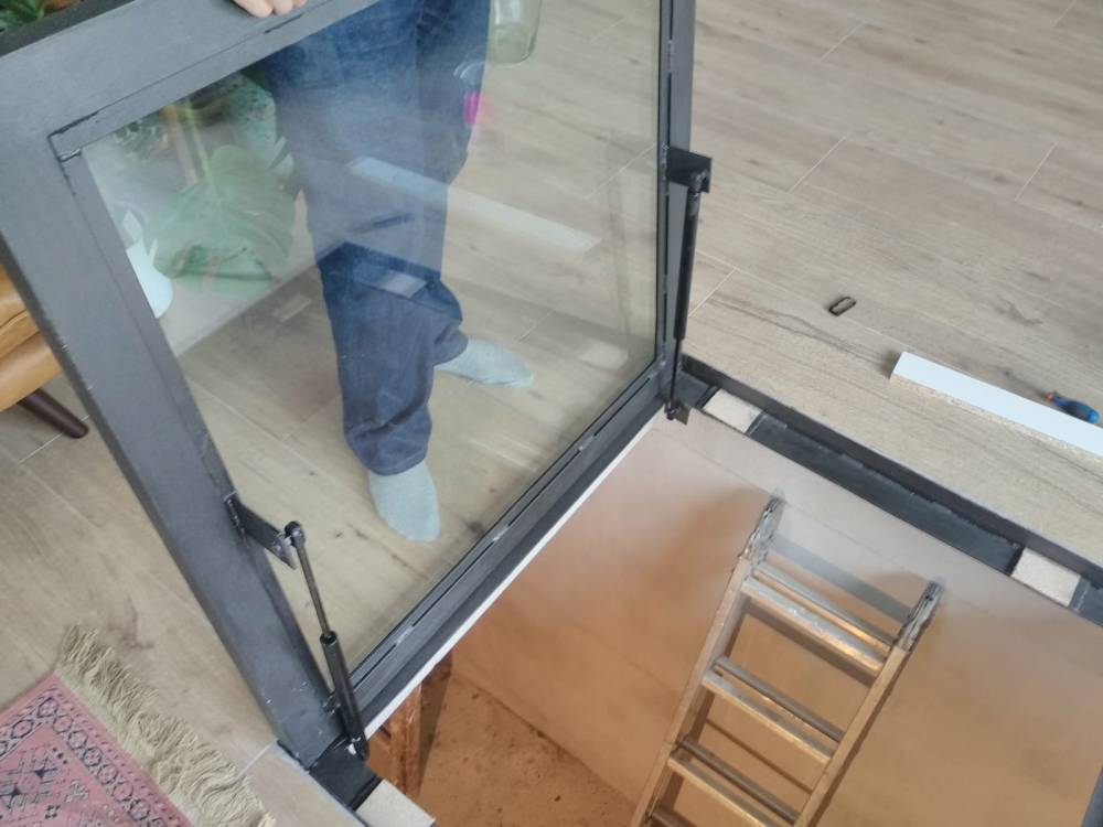 Trappe en verre, avec verrins à Lauris