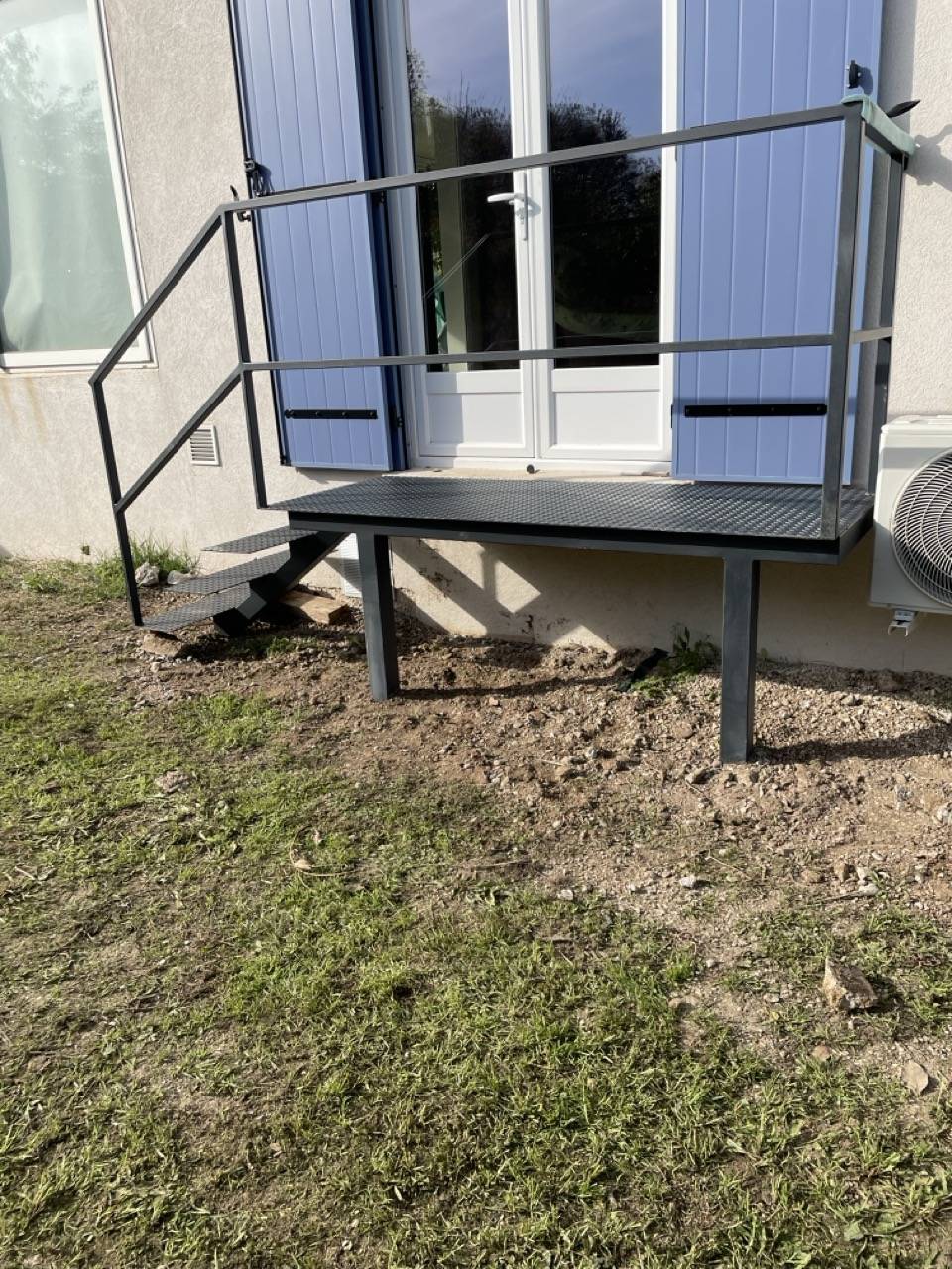 Pallier, escalier, et garde-cops thermolaqués à Puyvert - Grande