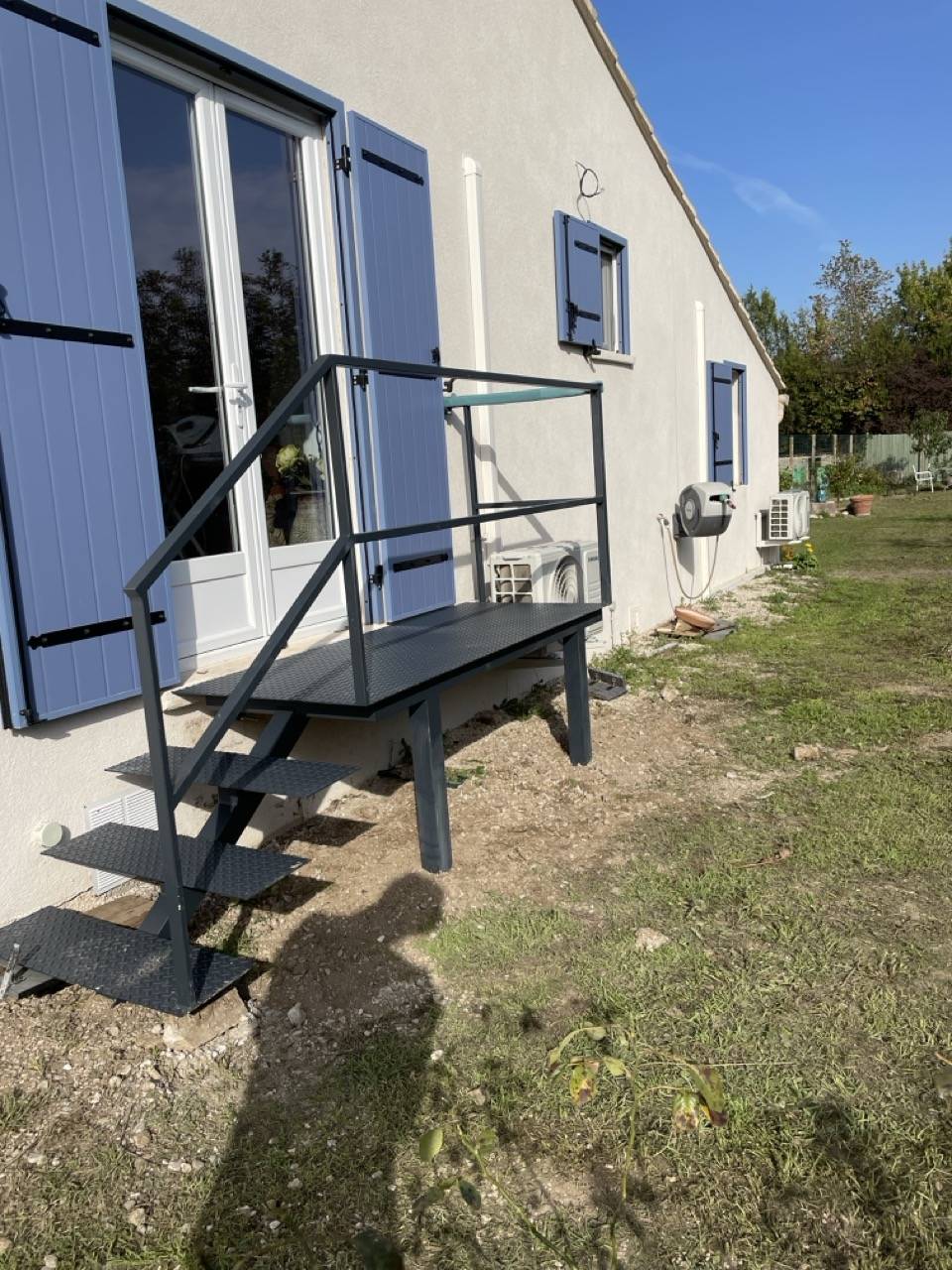 Pallier, escalier et garde-cops thermolaqués à Puyvert - Grande