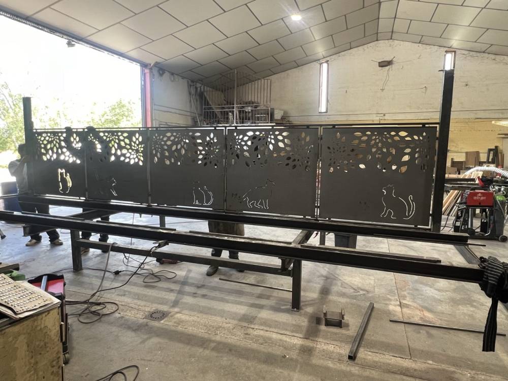 Palissade thermolaqué, découpe laser à Cadenet - Grande