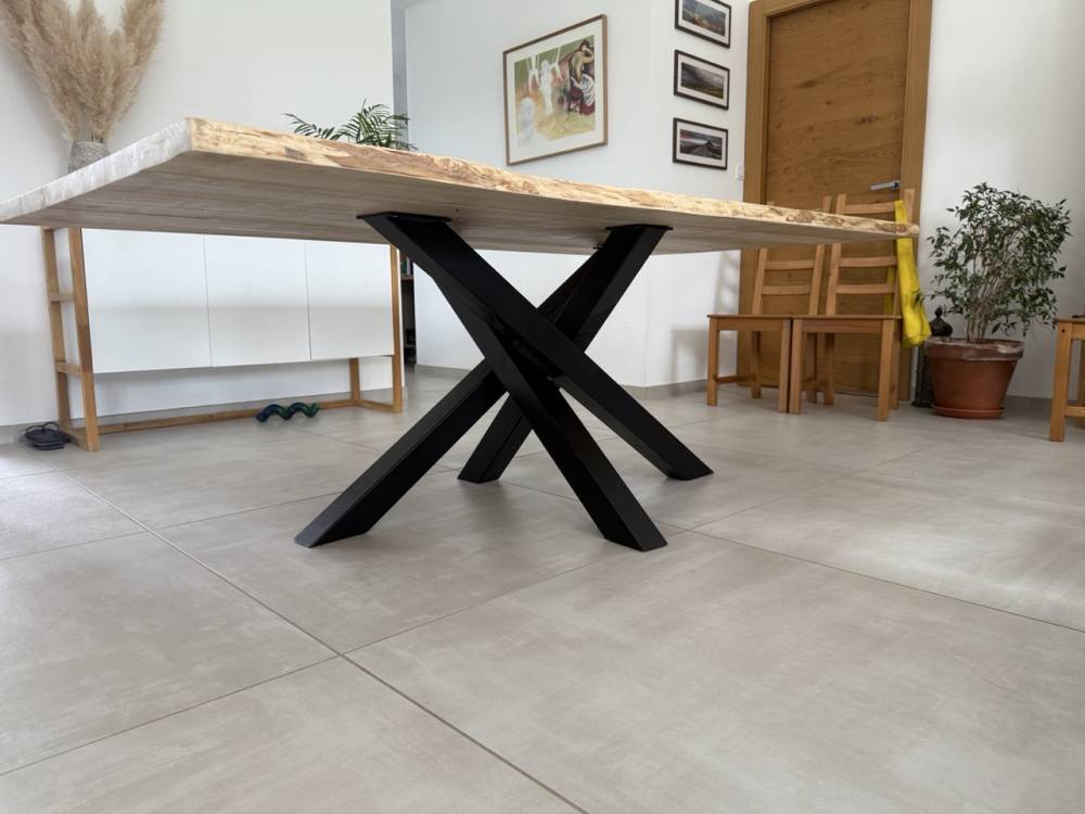 Pied de table à Puget - Grande