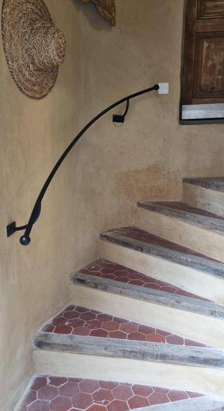 Main courante à Lauris