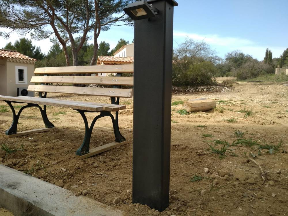 luminaire extérieur à Joucas