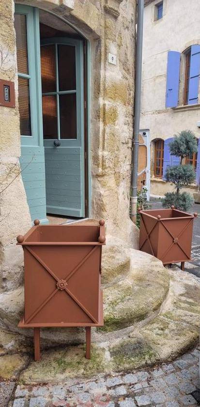 Jardinières thermolaquées à Lauris