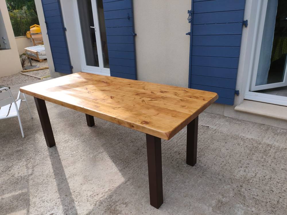 Cadre + pieds de table thermolaqués à Puget