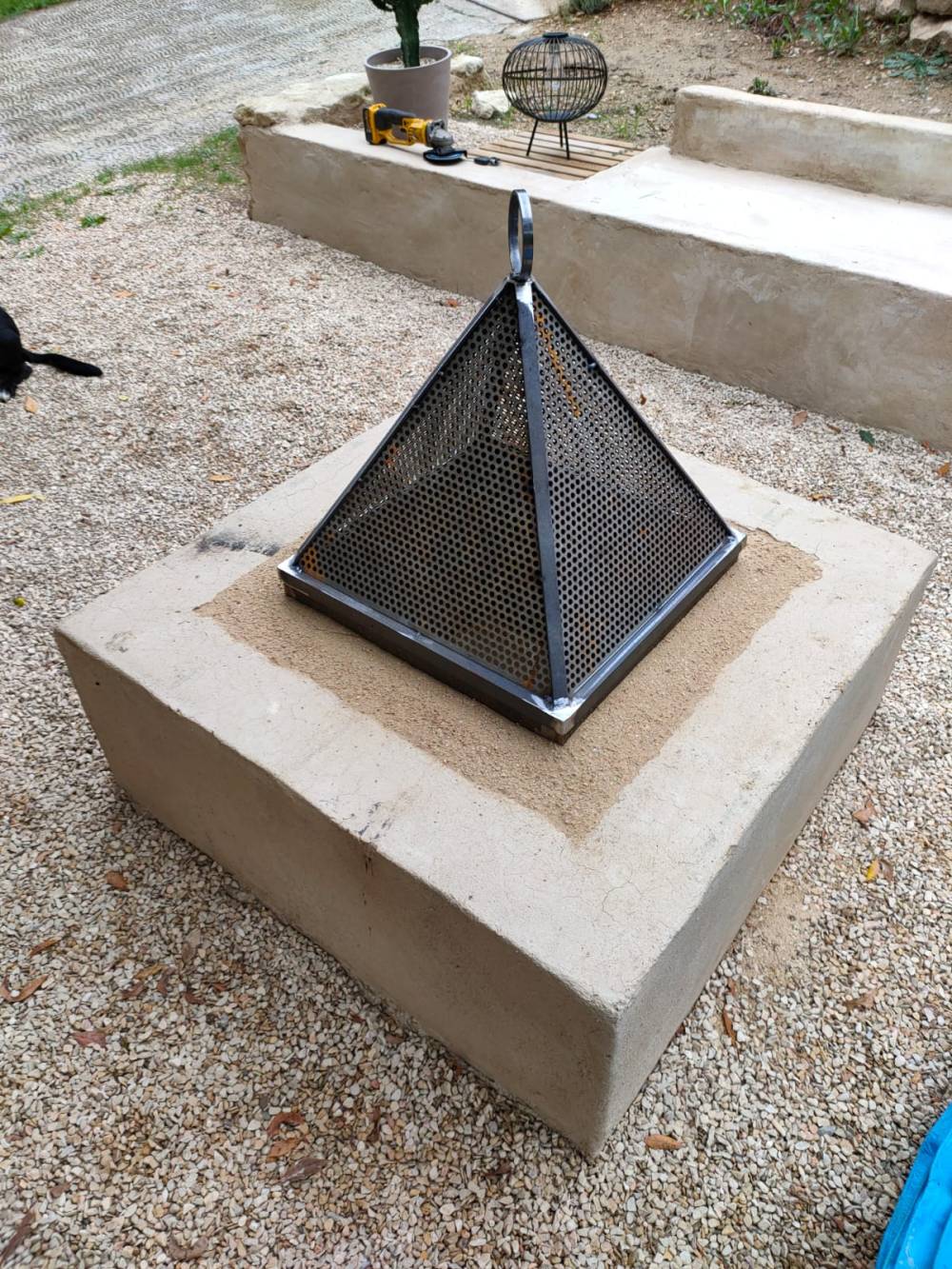 Brasero brut à Puget