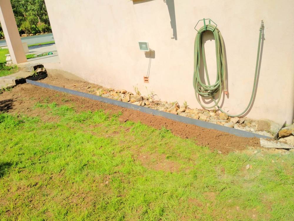 Bordure séparation à Pélissane